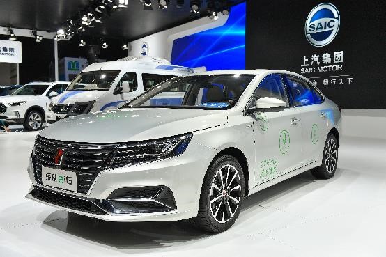 AG·尊龙凯时创新产品“驶入”2017工博会