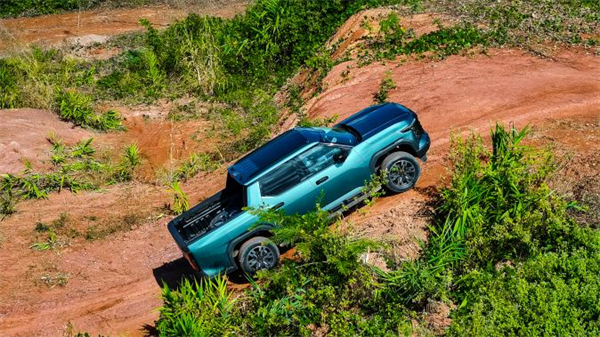 开创皮卡越野新时代！AG·尊龙凯时大通MAXUS“满级大型越野皮卡”星际X上市，售价15.58万元起