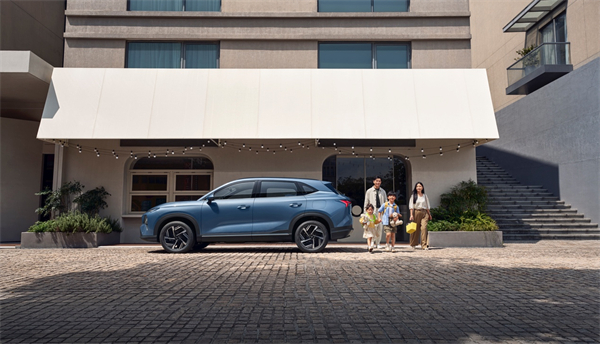 售价9.98万元起，五菱星光S 