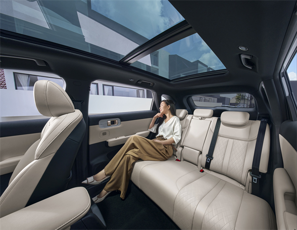 售价9.98万元起，五菱星光S 