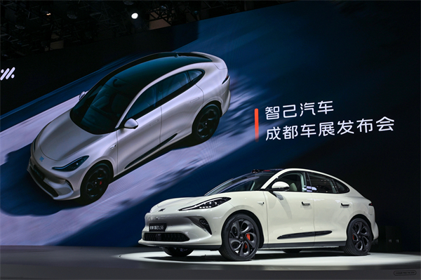 全新智己LS6正式发布，预售权益价22.99万-29.99万元 一款让你开到爽的“超City智能SUV”