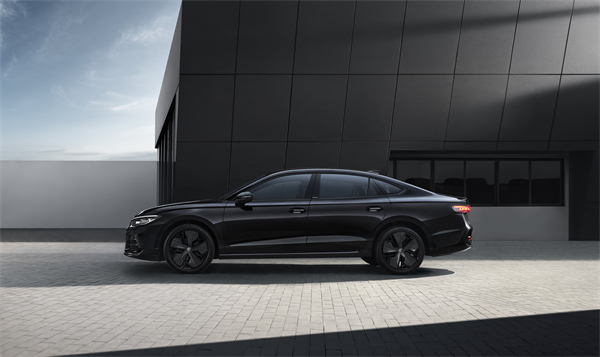 限时一口价15.99万元起！帕萨特380TSI家族越级上市