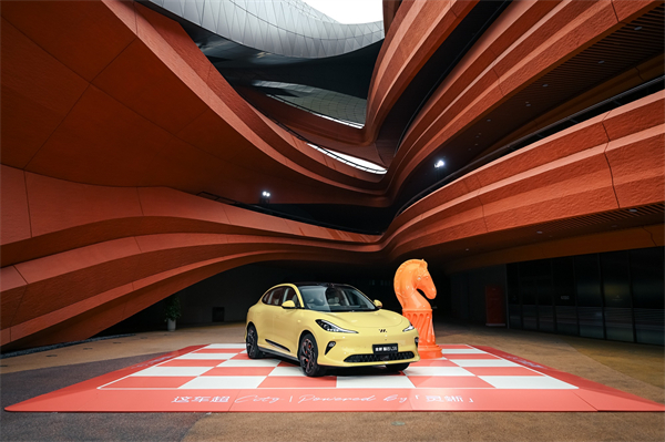 全新智己LS6正式上市，上市权益价21.69万元~27.99万元